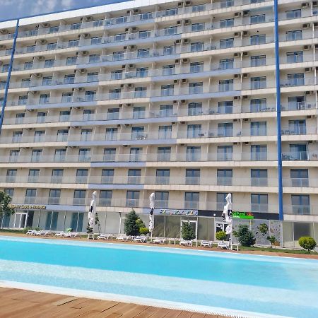 Blaxy Resort Stefi Cu Acces La Piscine Gratuit ดูอาเซชิ ซิ เตร ออกุสต์ ภายนอก รูปภาพ