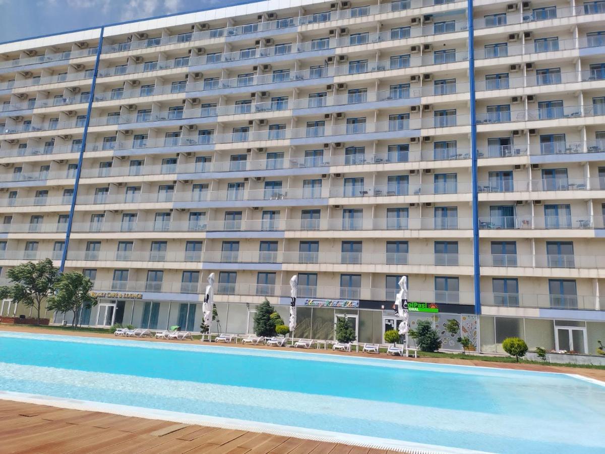 Blaxy Resort Stefi Cu Acces La Piscine Gratuit ดูอาเซชิ ซิ เตร ออกุสต์ ภายนอก รูปภาพ