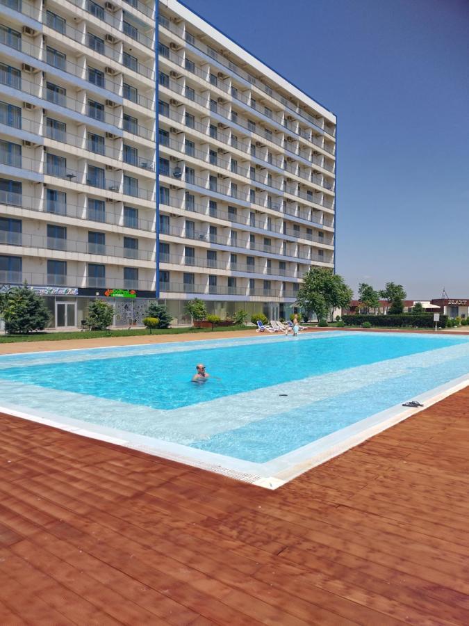 Blaxy Resort Stefi Cu Acces La Piscine Gratuit ดูอาเซชิ ซิ เตร ออกุสต์ ภายนอก รูปภาพ