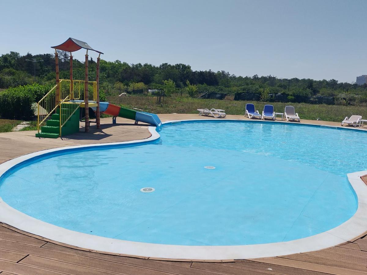 Blaxy Resort Stefi Cu Acces La Piscine Gratuit ดูอาเซชิ ซิ เตร ออกุสต์ ภายนอก รูปภาพ